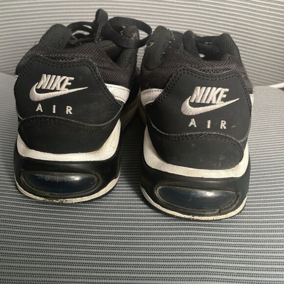 VGC Black / White Nike Air Max - Size W7.5 - Picture 4 of 8